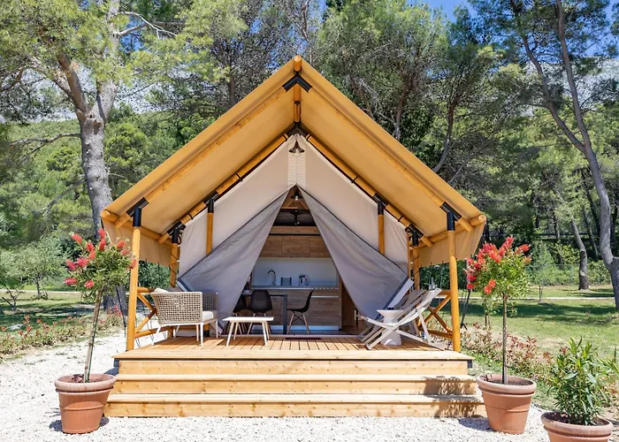 Camp Dole Zivogosce - Mobile Home And Glamping Tent Park za odmor